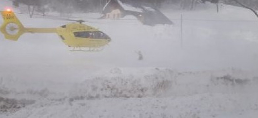 Tragedia in montagna. Uscito dal sentiero per recuperare un oggetto, precipita da un dirupo
